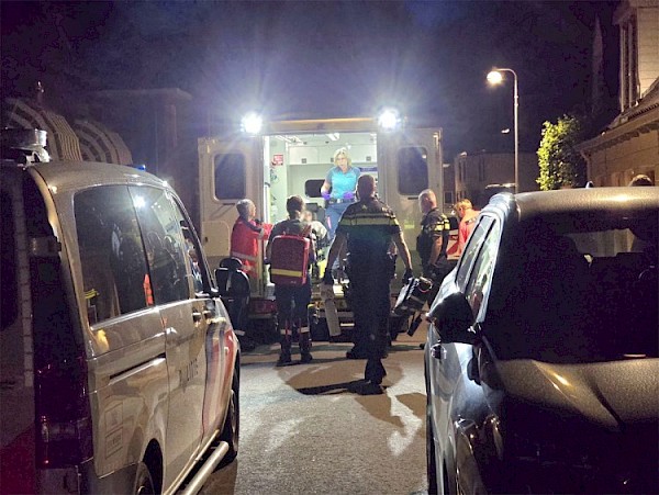 Vrouw onder invloed springt uit raam woning Westeind
