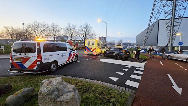 Fietser gewond bij aanrijding op rotonde Rietgorsweg