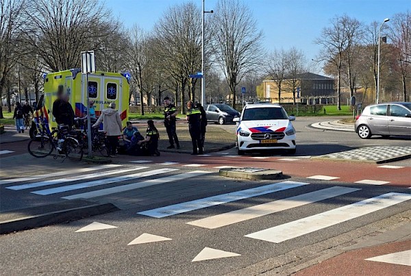 Doorrijder na aanrijding met oudere vrouw op kruising Vrijheer van Eslaan/Veerweg