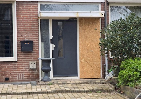 Steen door ruit in Frans Halsstraat: verdachte aangehouden