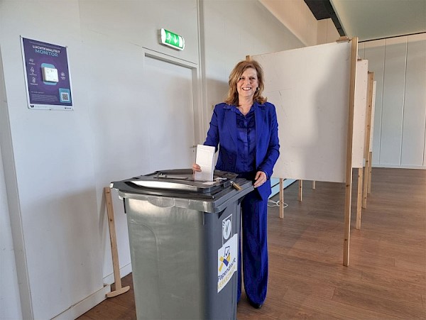 Burgemeester van Driel brengt stem uit