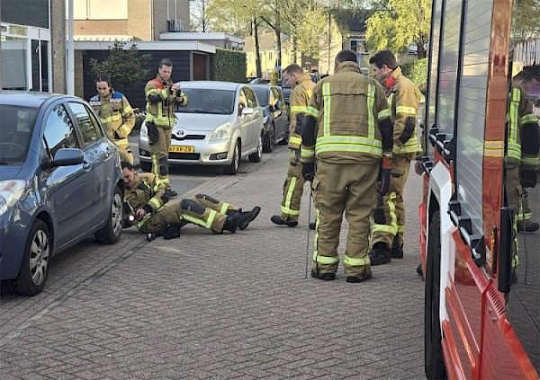 Benzinelucht zorgt voor inzet brandweer aan Albert Schweitzerstraat
