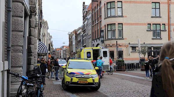 Ambulance Zuid-Holland-Zuid antwoordt op vragen bij afsluiting Papendrechtsebrug