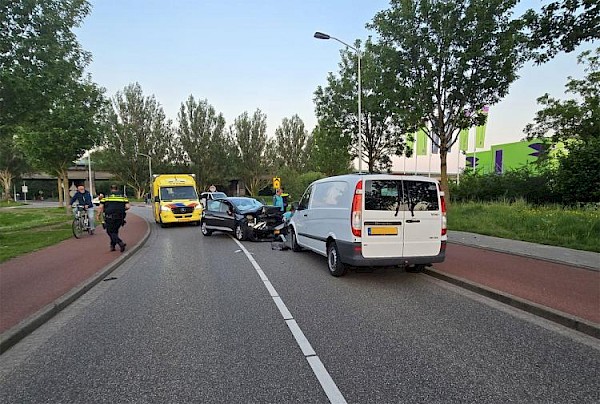 Frontale botsing op Willem Dreeslaan