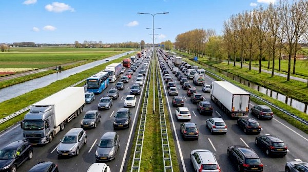 Werkzaamheden op A16 zorgen voor drukte rondom Rotterdam en Dordrecht met Pinksteren