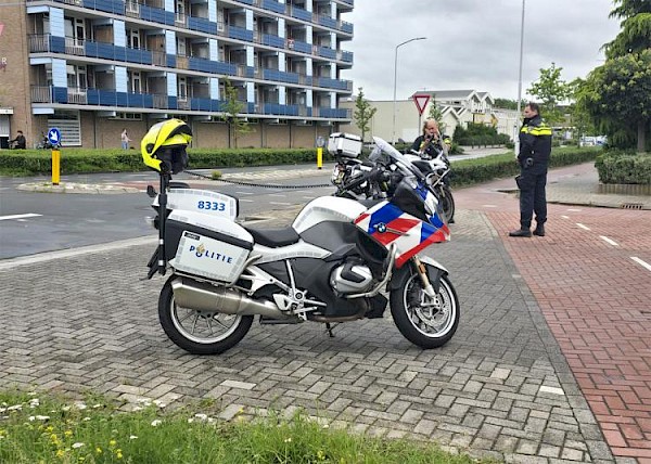 Auto en motor botsen op kruising Jan Steenlaan / Ary Scheffersingel