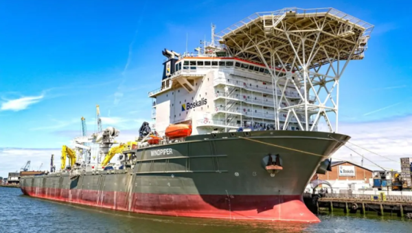 Boskalis doopt grootste subsea rock installation vessel ter wereld