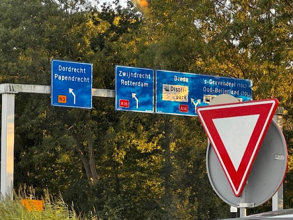 "Bewegwijzering afsluiting Papendrechtsebrug is op veel plekken nog niet aangepast"