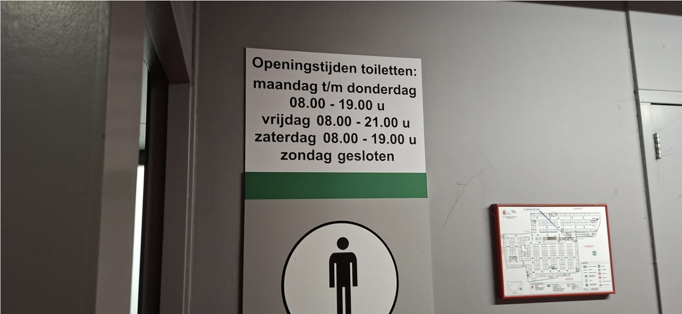 Winkels open op zondag, maar de toiletten dicht?