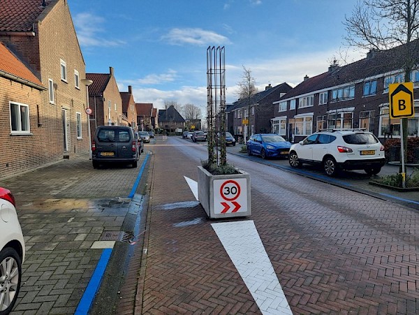 VVD stelt vragen over verkeersmaatregelen op Het Eiland: “bewoners voelen zich niet gehoord“