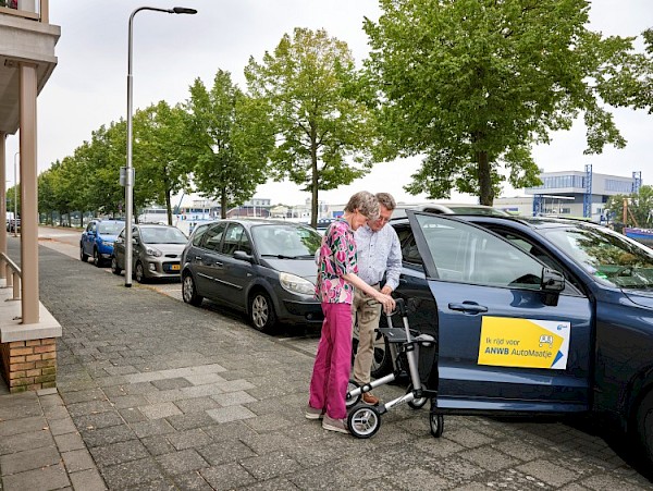 Het verhaal van AutoMaatjes mevrouw de Herder en Frank: "Oeps, te laat thuis voor de thuiszorg"