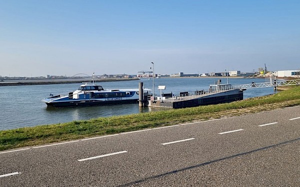 PAB, CDA, ChristenUnie en SGP stellen vragen over toekomst Waterbus