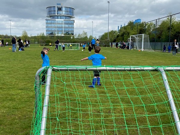 Schoolvoetbal op 1 mei bij VV Papendrecht