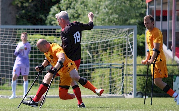 Papendrechtse veteranen tegen Nederlands Amputatieteam
