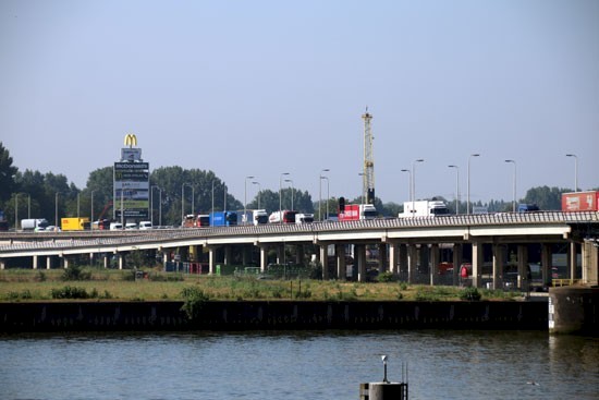 Onderzoek naar inzetten extra pont voor fietsers tijdens afsluiting Papendrechtsebrug